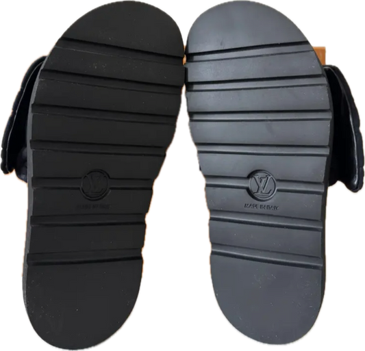 Luxury black slides